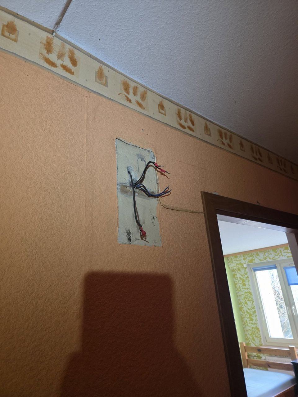Wymiana rozdzielnicy starego typu — przed i po